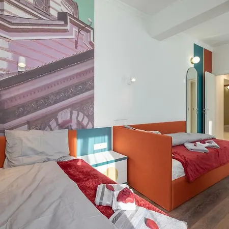 דירה Vitosha Blvd 3-bedroom, 2-bathroom Lux סופיה