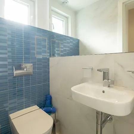 Апартамент Vitosha Blvd 3-bedroom, 2-bathroom Lux *