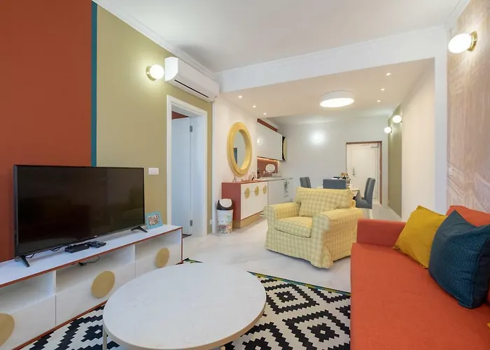 Vitosha Blvd 3-bedroom, 2-bathroom Lux Sofía