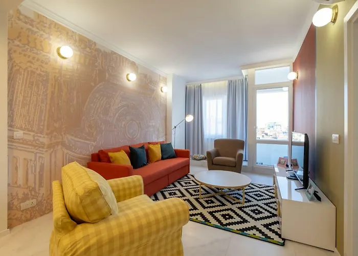 Vitosha Blvd 3-bedroom, 2-bathroom Lux * Sofía