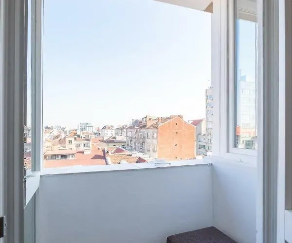 Vitosha Blvd 3-bedroom, 2-bathroom Lux Apartamento Sofía