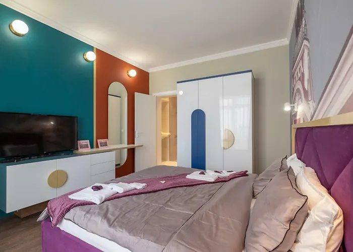 Vitosha Blvd 3-bedroom, 2-bathroom Lux Apartamento *