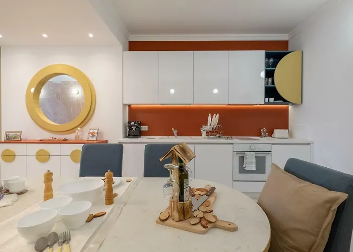 Vitosha Blvd 3-bedroom, 2-bathroom Lux Apartamento *