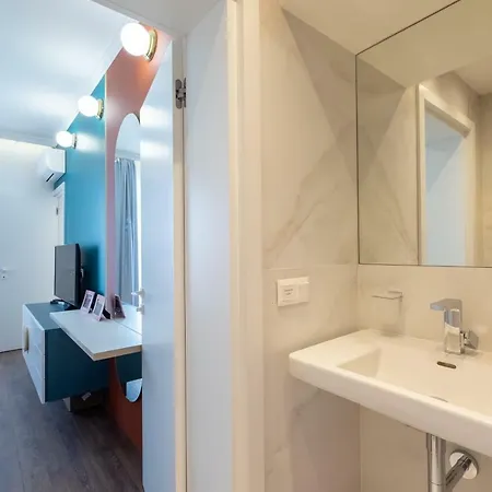 Апартамент Vitosha Blvd 3-bedroom, 2-bathroom Lux