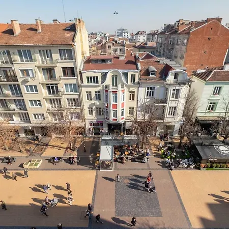 Vitosha Blvd 3-bedroom, 2-bathroom Lux Appartamento Sofia