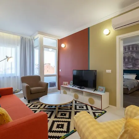 Vitosha Blvd 3-bedroom, 2-bathroom Lux Lägenhet *