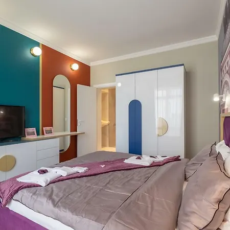 Vitosha Blvd 3-bedroom, 2-bathroom Lux Lägenhet *