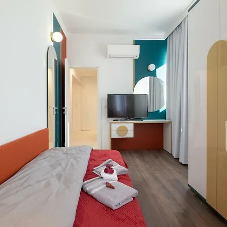 Vitosha Blvd 3-bedroom, 2-bathroom Lux