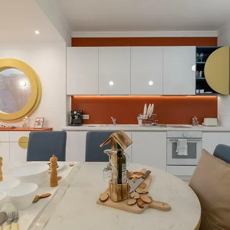 Vitosha Blvd 3-bedroom, 2-bathroom Lux Апартамент *