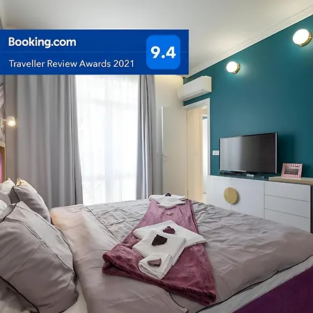 アパート Vitosha Blvd 3-bedroom, 2-bathroom Lux ソフィア